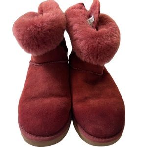 UGG boots Red Bailey Bow Womens size 9 only worn a few times